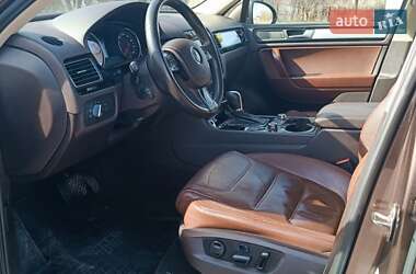 Внедорожник / Кроссовер Volkswagen Touareg 2010 в 