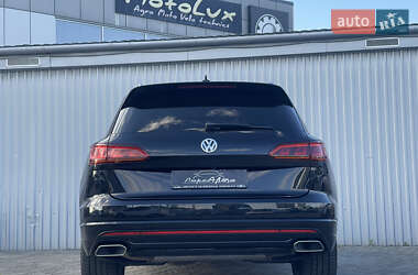 Внедорожник / Кроссовер Volkswagen Touareg 2019 в 
