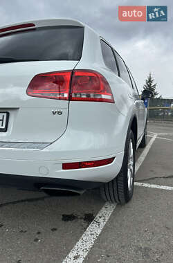 Внедорожник / Кроссовер Volkswagen Touareg 2013 в 