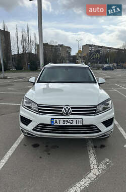 Внедорожник / Кроссовер Volkswagen Touareg 2013 в 