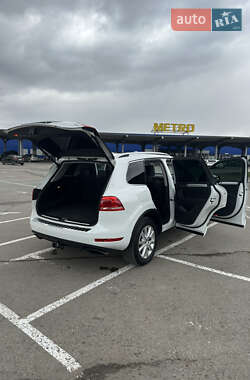 Внедорожник / Кроссовер Volkswagen Touareg 2013 в 
