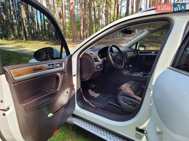 Внедорожник / Кроссовер Volkswagen Touareg 2017 в Полтаве
