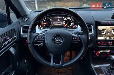 Позашляховик / Кросовер Volkswagen Touareg 2012 в 
