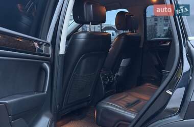 Позашляховик / Кросовер Volkswagen Touareg 2012 в 