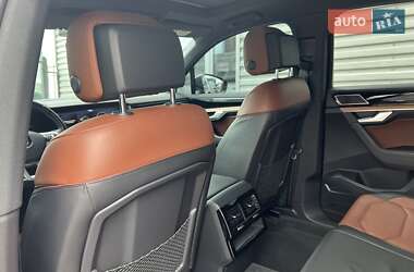 Внедорожник / Кроссовер Volkswagen Touareg 2018 в 