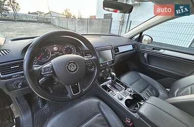 Позашляховик / Кросовер Volkswagen Touareg 2016 в 