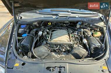 Позашляховик / Кросовер Volkswagen Touareg 2004 в 