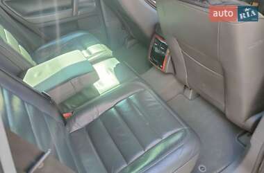 Позашляховик / Кросовер Volkswagen Touareg 2004 в 