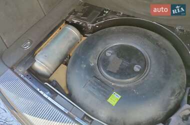 Позашляховик / Кросовер Volkswagen Touareg 2004 в 