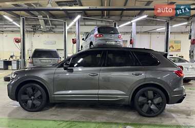 Внедорожник / Кроссовер Volkswagen Touareg 2023 в 