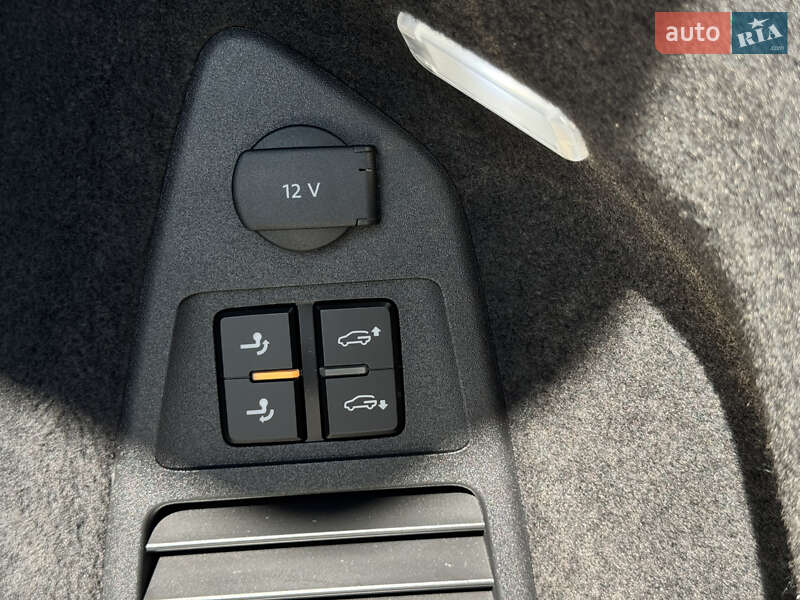 Позашляховик / Кросовер Volkswagen Touareg 2019 в Умані