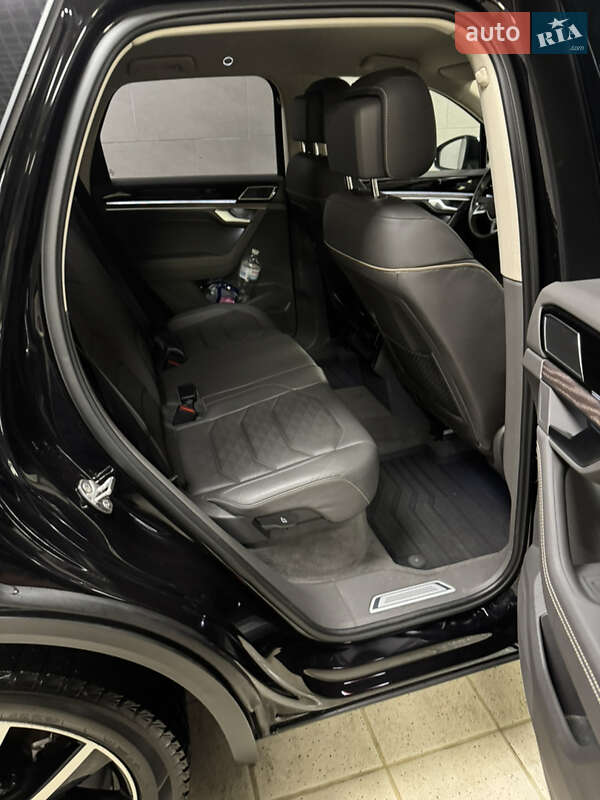 Позашляховик / Кросовер Volkswagen Touareg 2019 в Києві