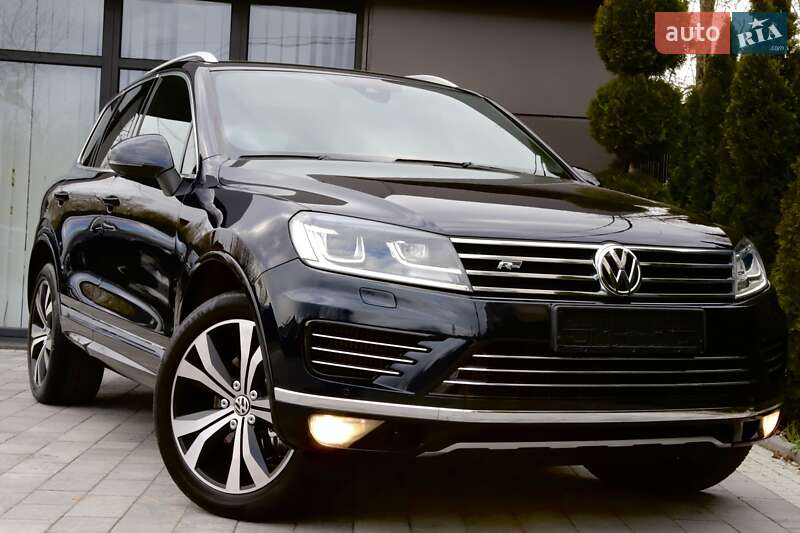 Позашляховик / Кросовер Volkswagen Touareg 2016 в 
