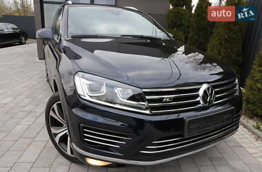 Позашляховик / Кросовер Volkswagen Touareg 2016 в 