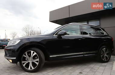 Позашляховик / Кросовер Volkswagen Touareg 2016 в 