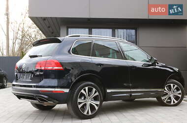 Позашляховик / Кросовер Volkswagen Touareg 2016 в 