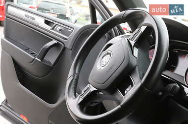 Позашляховик / Кросовер Volkswagen Touareg 2016 в 