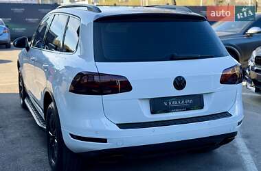 Позашляховик / Кросовер Volkswagen Touareg 2013 в 