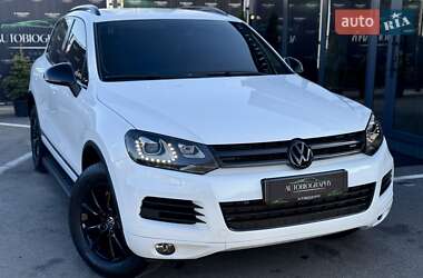 Позашляховик / Кросовер Volkswagen Touareg 2013 в 