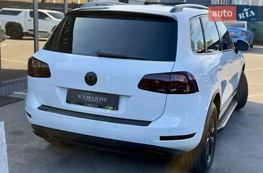 Позашляховик / Кросовер Volkswagen Touareg 2013 в 