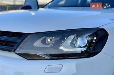 Позашляховик / Кросовер Volkswagen Touareg 2013 в 