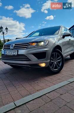 Внедорожник / Кроссовер Volkswagen Touareg 2016 в 