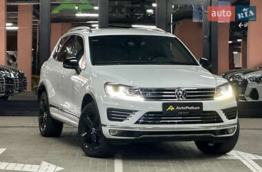 Позашляховик / Кросовер Volkswagen Touareg 2017 в 