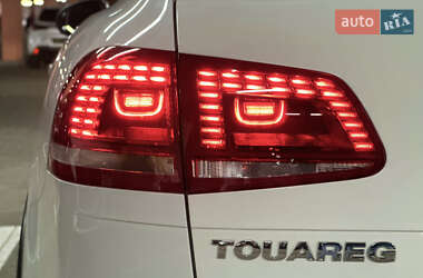Позашляховик / Кросовер Volkswagen Touareg 2017 в 