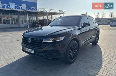 Внедорожник / Кроссовер Volkswagen Touareg 2019 в 
