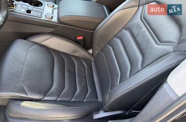 Внедорожник / Кроссовер Volkswagen Touareg 2019 в 