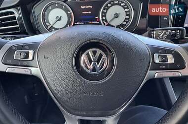 Внедорожник / Кроссовер Volkswagen Touareg 2019 в 