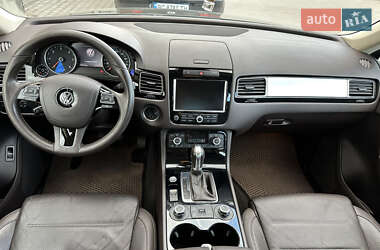 Внедорожник / Кроссовер Volkswagen Touareg 2012 в 