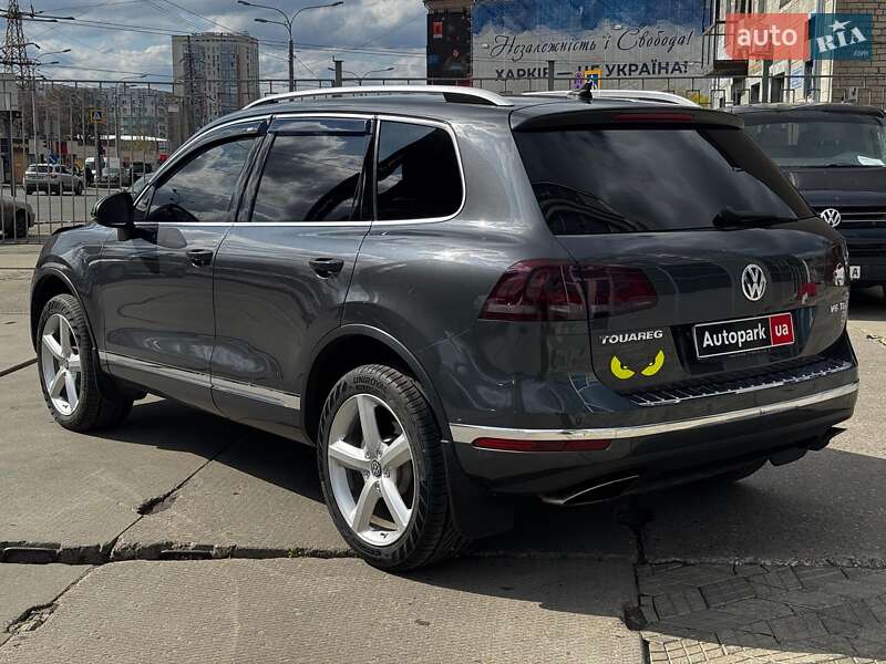 Внедорожник / Кроссовер Volkswagen Touareg 2015 в Харькове