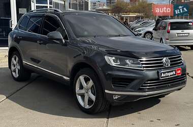Внедорожник / Кроссовер Volkswagen Touareg 2015 в 