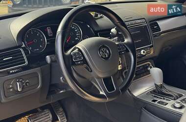 Внедорожник / Кроссовер Volkswagen Touareg 2015 в 