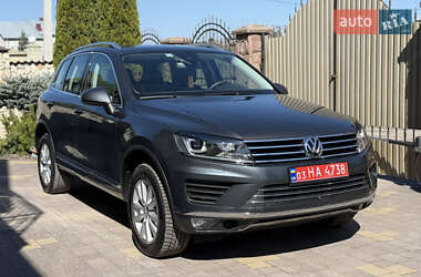 Внедорожник / Кроссовер Volkswagen Touareg 2016 в Тернополе