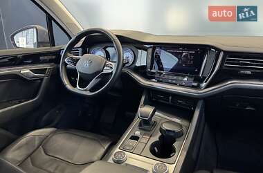 Позашляховик / Кросовер Volkswagen Touareg 2021 в 