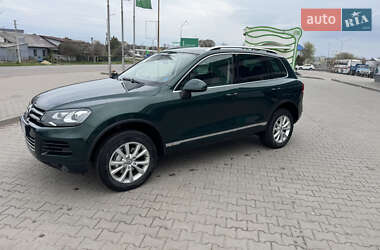 Позашляховик / Кросовер Volkswagen Touareg 2011 в 