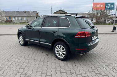 Позашляховик / Кросовер Volkswagen Touareg 2011 в 