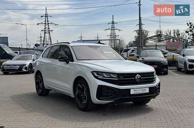 Позашляховик / Кросовер Volkswagen Touareg 2024 в Чернівцях