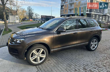 Внедорожник / Кроссовер Volkswagen Touareg 2011 в Киеве