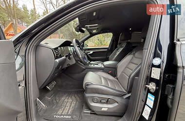 Позашляховик / Кросовер Volkswagen Touareg 2018 в 