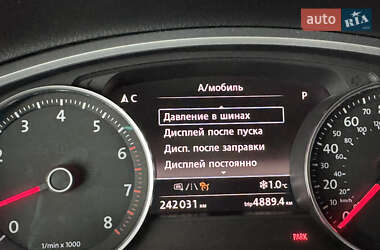 Внедорожник / Кроссовер Volkswagen Touareg 2016 в 