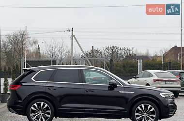 Позашляховик / Кросовер Volkswagen Touareg 2018 в 