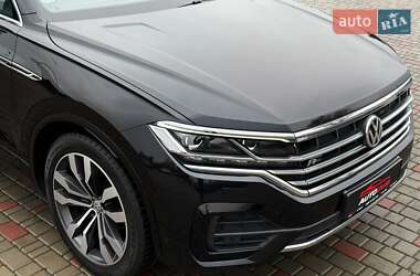 Позашляховик / Кросовер Volkswagen Touareg 2018 в 