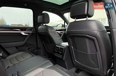 Позашляховик / Кросовер Volkswagen Touareg 2018 в 