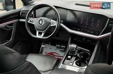 Позашляховик / Кросовер Volkswagen Touareg 2018 в 