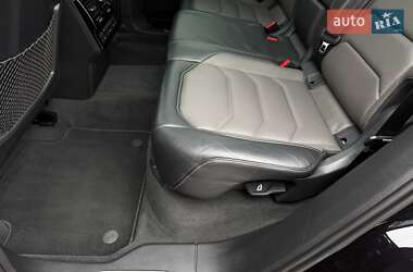 Позашляховик / Кросовер Volkswagen Touareg 2018 в 