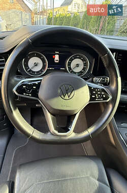 Позашляховик / Кросовер Volkswagen Touareg 2020 в 