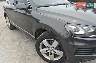 Позашляховик / Кросовер Volkswagen Touareg 2012 в 